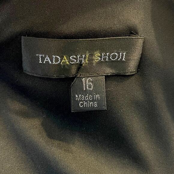 Tadashi Shoji Embroidered V-Neck Black Ivory Gown | Size 16 | NWOT - Picture 11 of 14